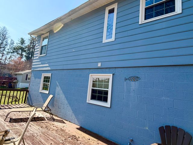 121 Southwest Beverly Avenue, Wise, VA 24293