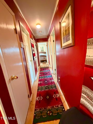 121 Southwest Beverly Avenue, Wise, VA 24293