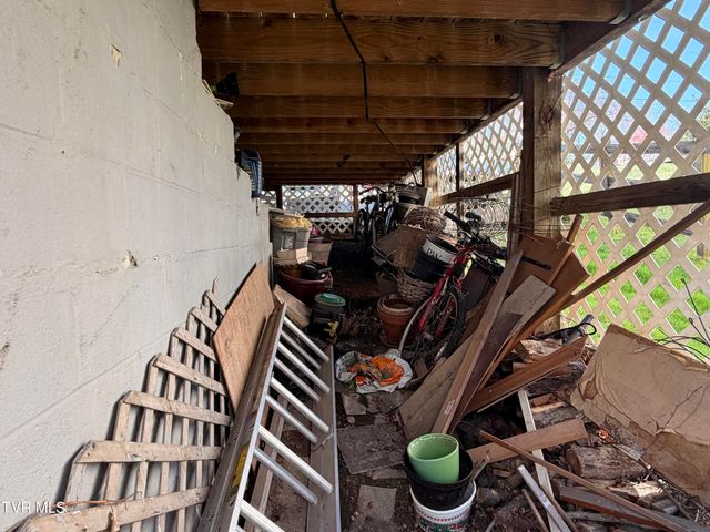 121 Southwest Beverly Avenue, Wise, VA 24293