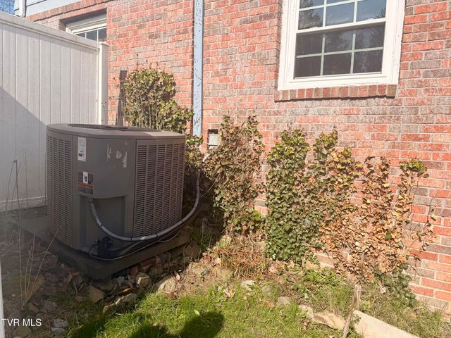 121 Southwest Beverly Avenue, Wise, VA 24293