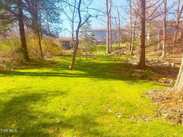 121 Southwest Beverly Avenue, Wise, VA 24293