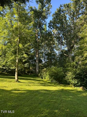 121 Southwest Beverly Avenue, Wise, VA 24293