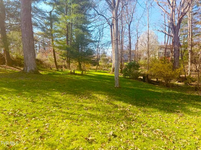 121 Southwest Beverly Avenue, Wise, VA 24293