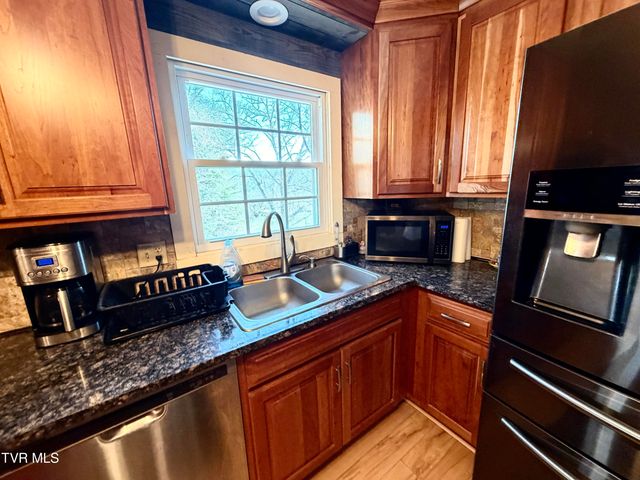 121 Southwest Beverly Avenue, Wise, VA 24293