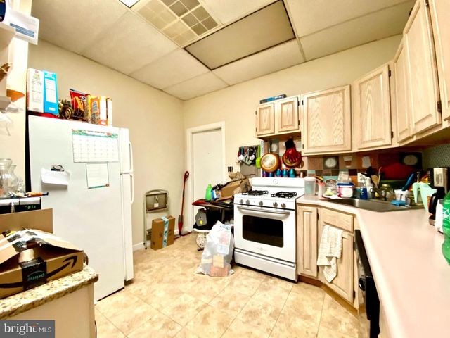 8 COMMONWEALTH AVE, Claymont, DE 19703