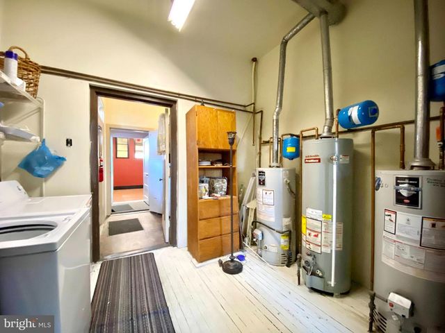 8 COMMONWEALTH AVE, Claymont, DE 19703