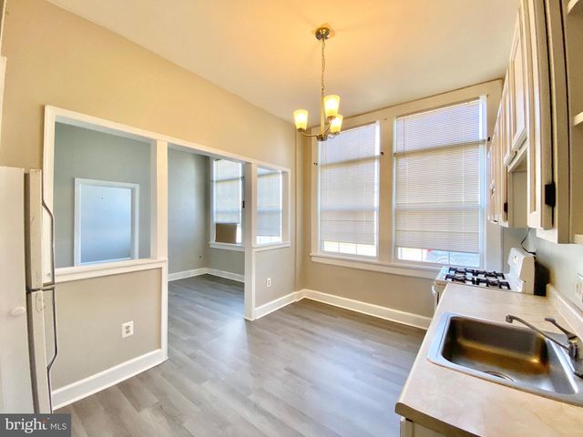 8 COMMONWEALTH AVE, Claymont, DE 19703