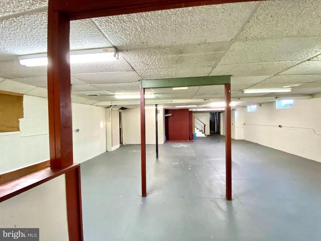 8 COMMONWEALTH AVE, Claymont, DE 19703