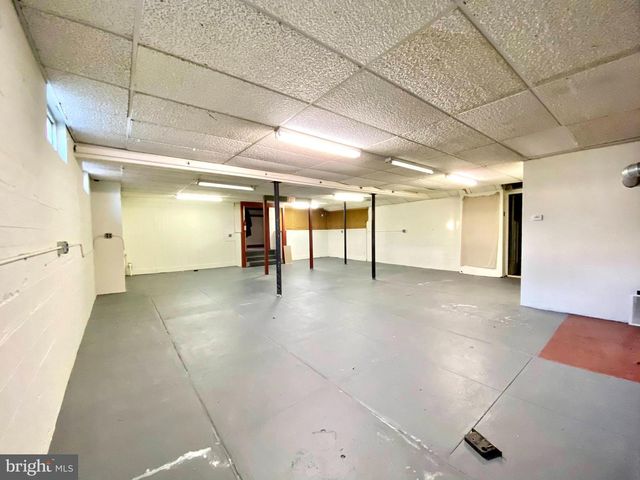 8 COMMONWEALTH AVE, Claymont, DE 19703