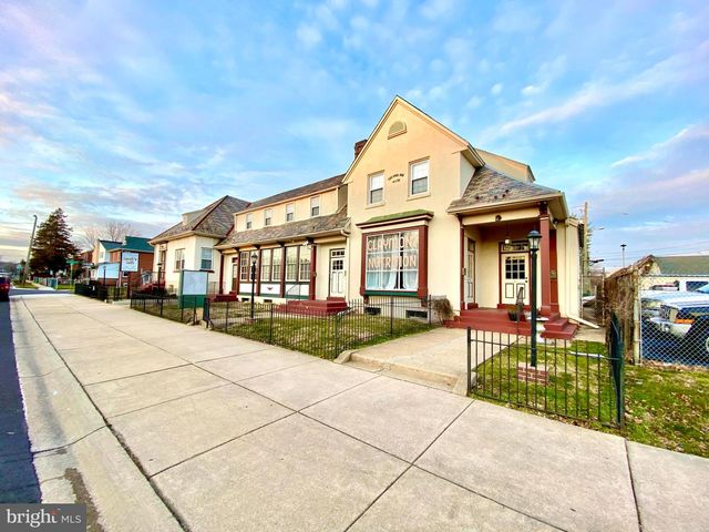 8 COMMONWEALTH AVE, Claymont, DE 19703