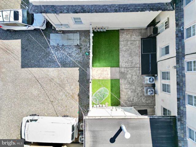 8 COMMONWEALTH AVE, Claymont, DE 19703