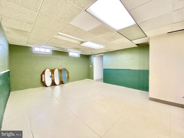 8 COMMONWEALTH AVE, Claymont, DE 19703