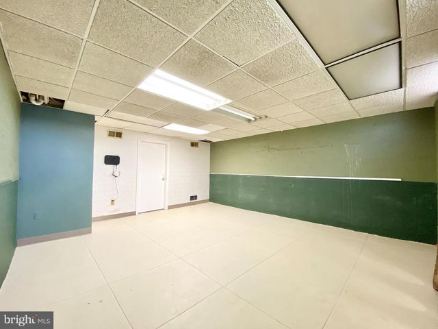 8 COMMONWEALTH AVE, Claymont, DE 19703