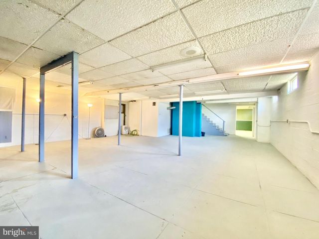 8 COMMONWEALTH AVE, Claymont, DE 19703