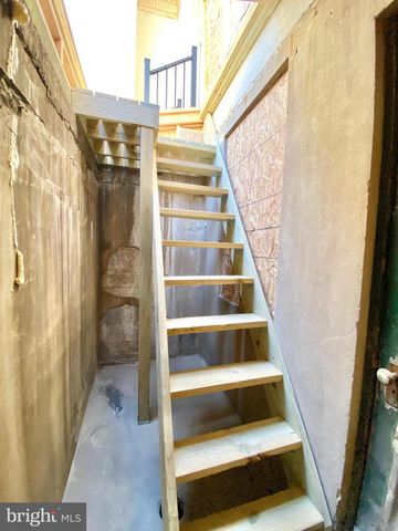 8 COMMONWEALTH AVE, Claymont, DE 19703