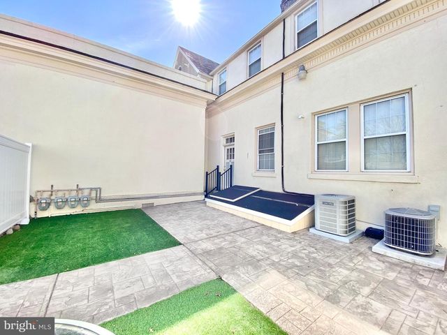 8 COMMONWEALTH AVE, Claymont, DE 19703