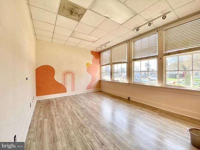 8 COMMONWEALTH AVE, Claymont, DE 19703