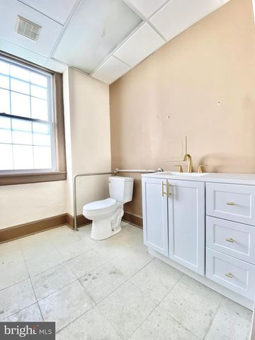 8 COMMONWEALTH AVE, Claymont, DE 19703