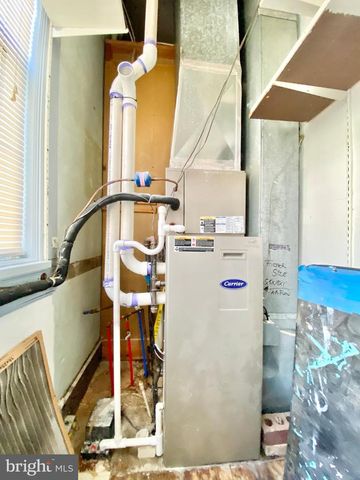 8 COMMONWEALTH AVE, Claymont, DE 19703