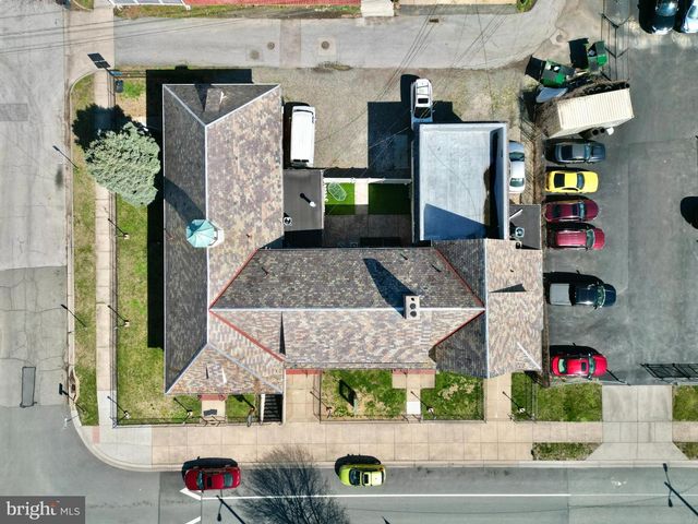 8 COMMONWEALTH AVE, Claymont, DE 19703