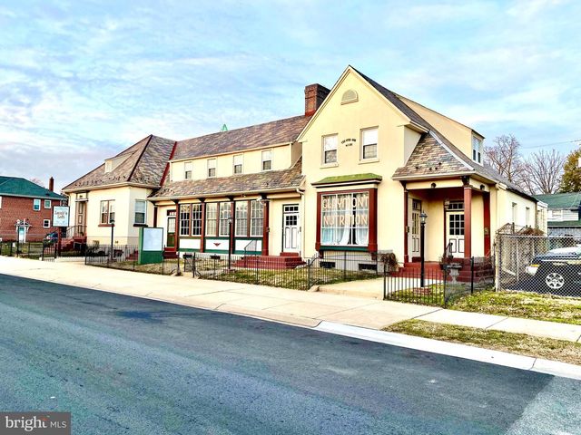 8 COMMONWEALTH AVE, Claymont, DE 19703