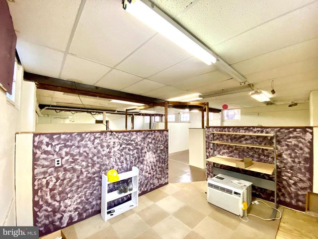 8 COMMONWEALTH AVE, Claymont, DE 19703