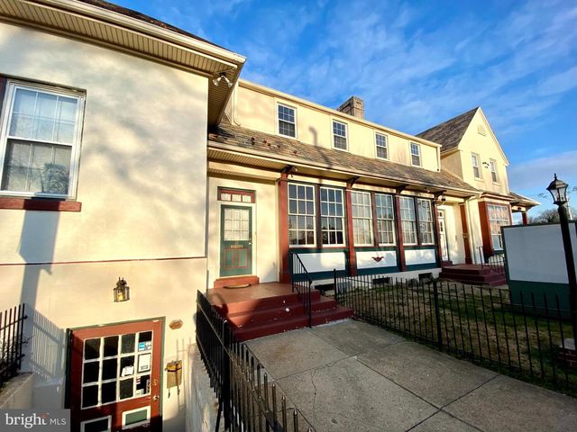 8 COMMONWEALTH AVE, Claymont, DE 19703