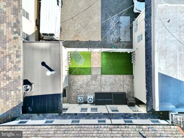 8 COMMONWEALTH AVE, Claymont, DE 19703