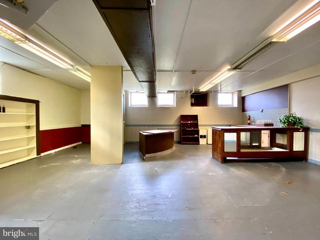 8 COMMONWEALTH AVE, Claymont, DE 19703