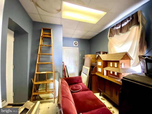 8 COMMONWEALTH AVE, Claymont, DE 19703