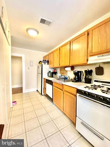 8 COMMONWEALTH AVE, Claymont, DE 19703