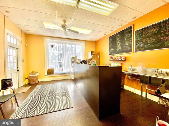 8 COMMONWEALTH AVE, Claymont, DE 19703