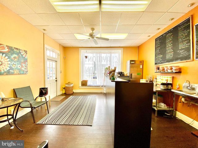 8 COMMONWEALTH AVE, Claymont, DE 19703