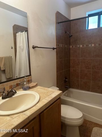 2018 E River Rd Unit 102, Tucson, AZ 85718