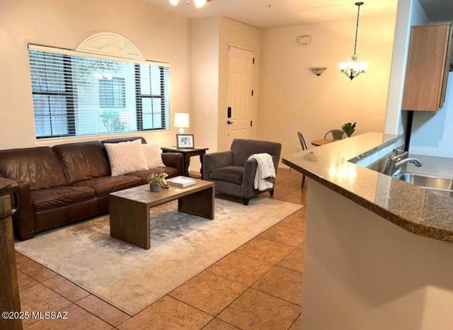 2018 E River Rd Unit 102, Tucson, AZ 85718