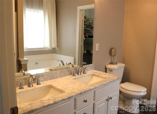 862 Loch Lomond Circle, Concord, NC 28025