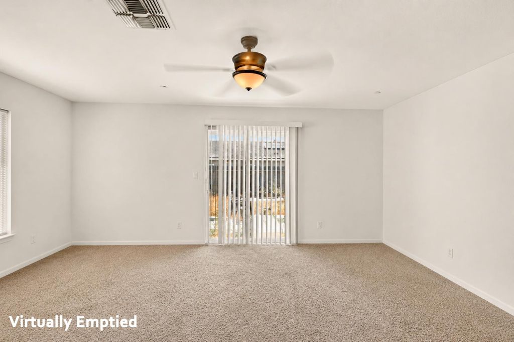 Image 17 of property listing at 557 Camellia Drive, Chowchilla, CA 93610