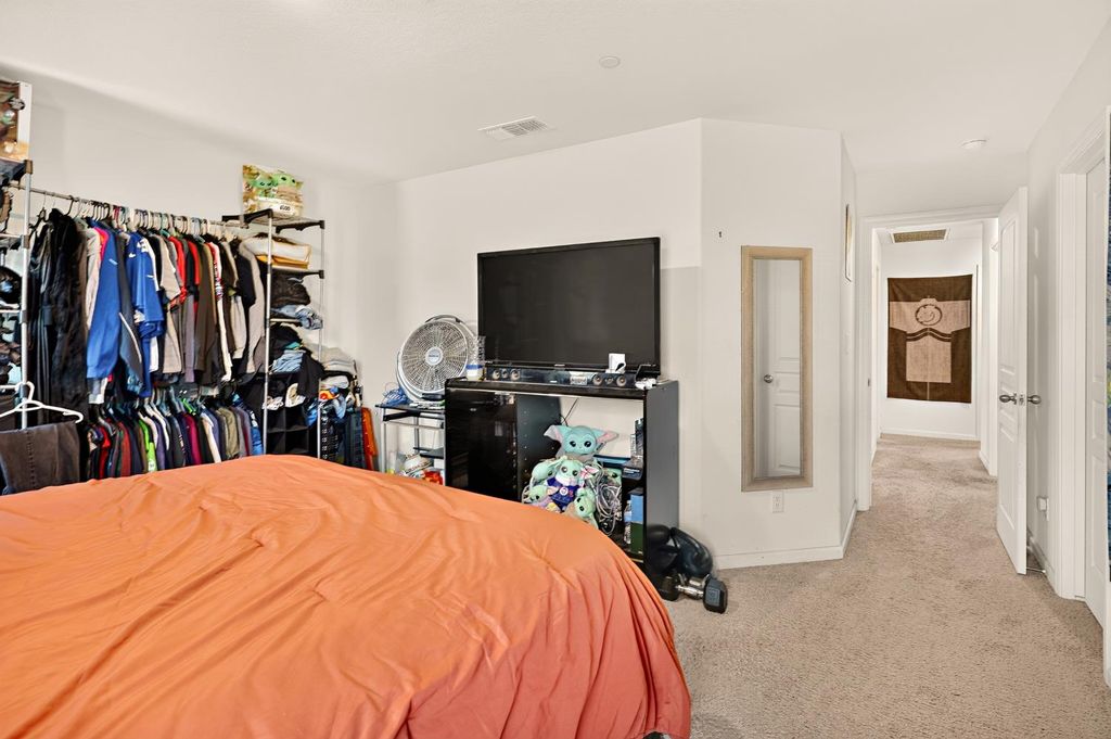 Image 28 of property listing at 557 Camellia Drive, Chowchilla, CA 93610