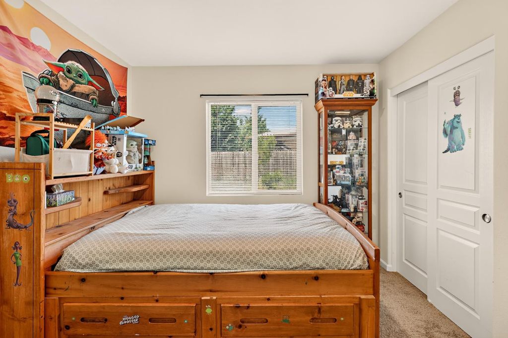 Image 35 of property listing at 557 Camellia Drive, Chowchilla, CA 93610