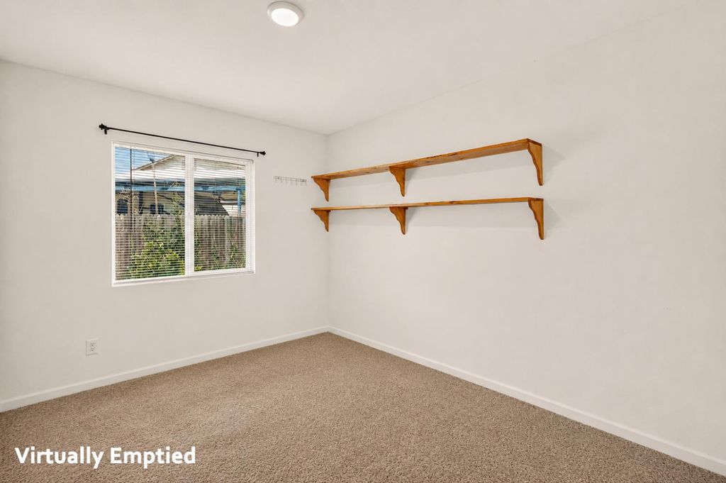 Image 39 of property listing at 557 Camellia Drive, Chowchilla, CA 93610