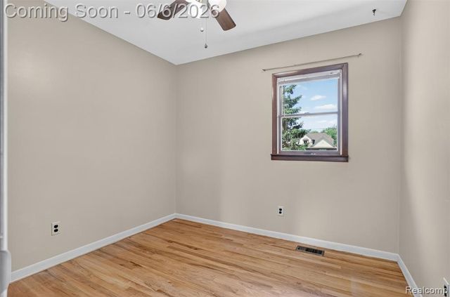 38561 Belliveau Street, Westland, MI 48185