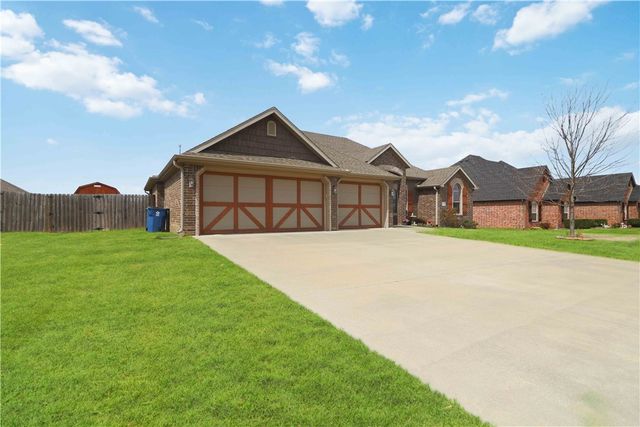 745 Harrison Street, Pea Ridge, AR 72751