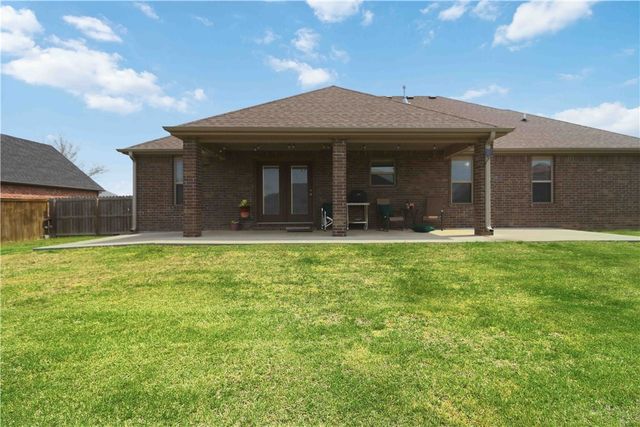 745 Harrison Street, Pea Ridge, AR 72751