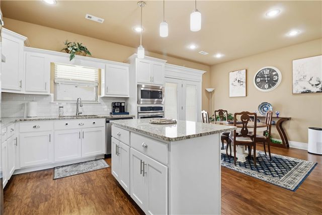 745 Harrison Street, Pea Ridge, AR 72751