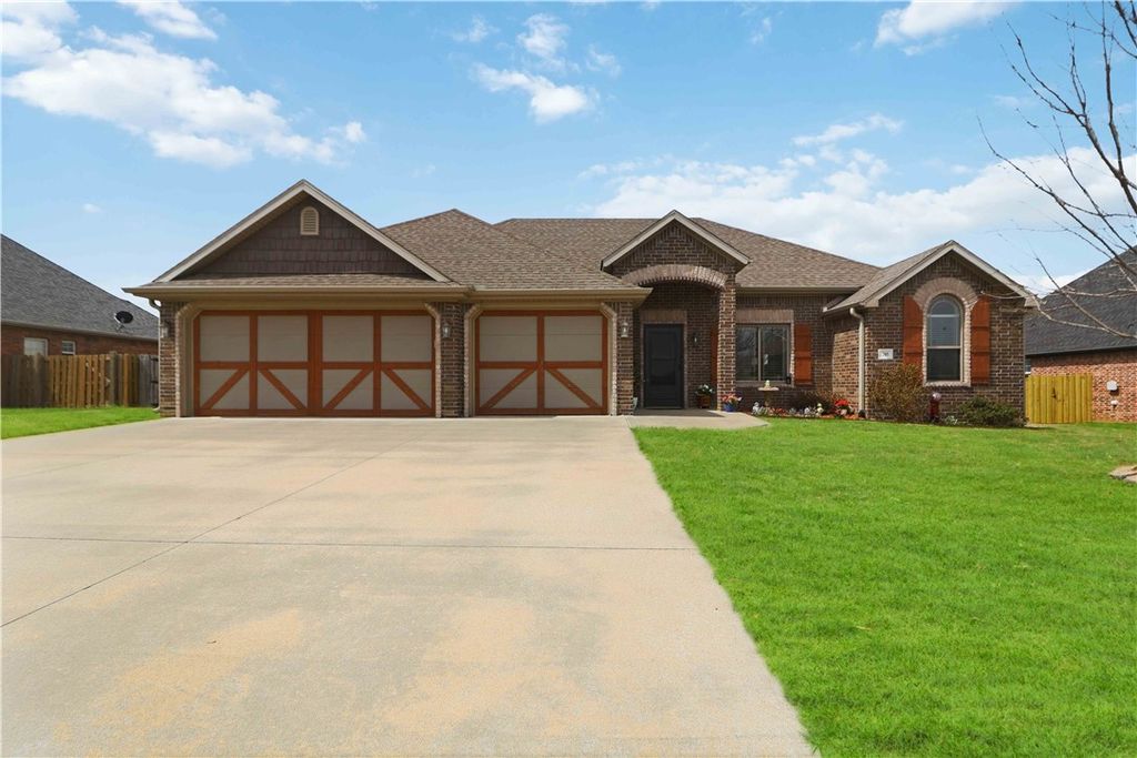 745 Harrison Street, Pea Ridge, AR 72751