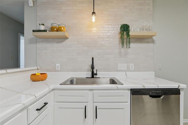 8406 Copano DR, Austin, TX 78749