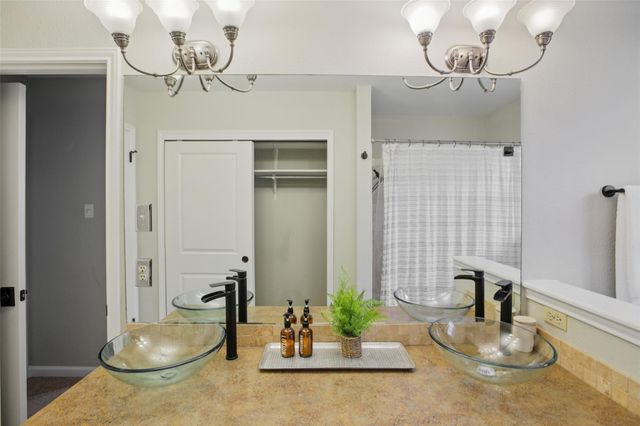 8406 Copano DR, Austin, TX 78749