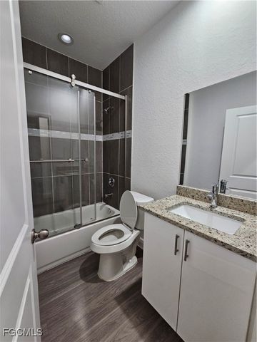 8059 Sherwood CIR, Labelle, FL 33935