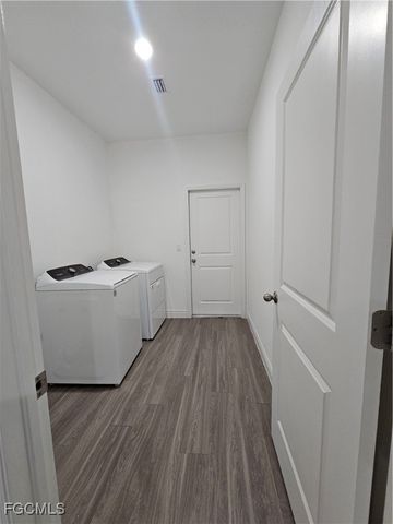 8059 Sherwood CIR, Labelle, FL 33935