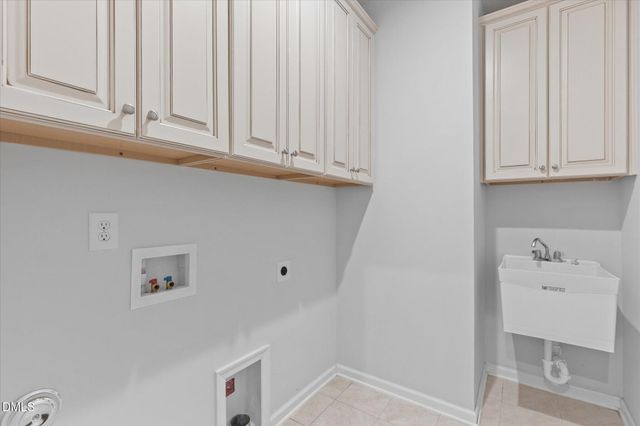 2812 Clifton Oaks Drive, New Hill, NC 27562